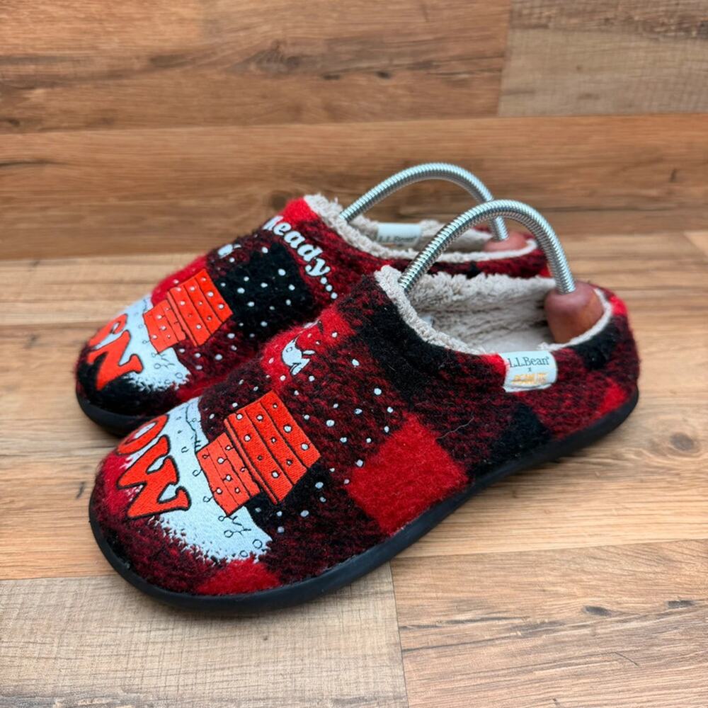 LL Bean  daybreak womens size 8 shoes black red plaid snoopy peanuts slippers